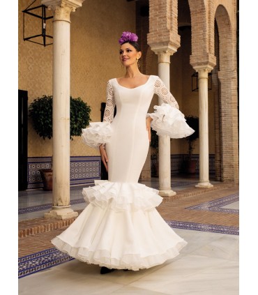 Traje de Flamenca Modelo Divina mangas perforadas